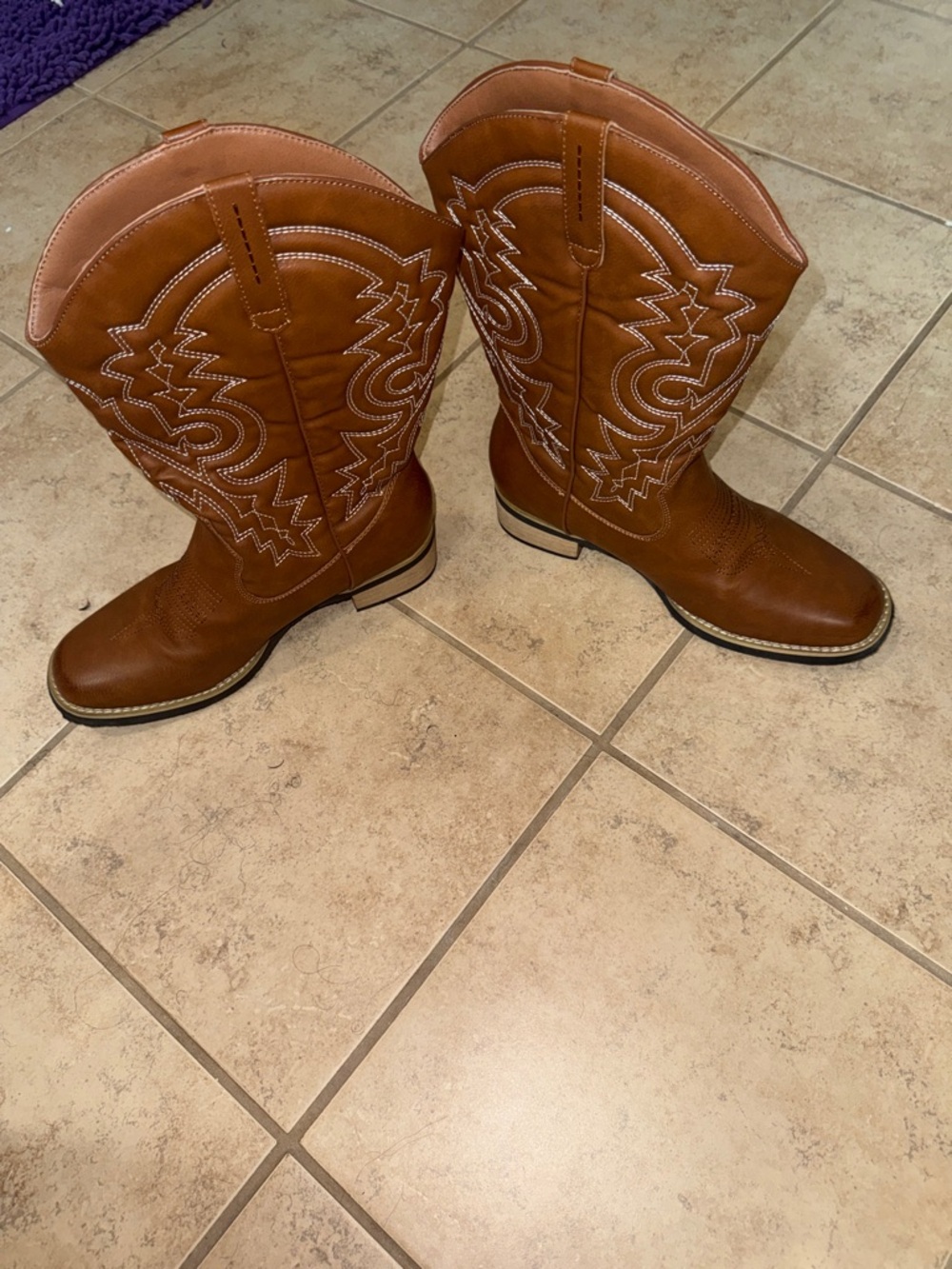 Tan Western Cowboy Boots with White Stitching - Picture 3 of 4